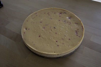 Whitechocolate cheesecake with raspberries